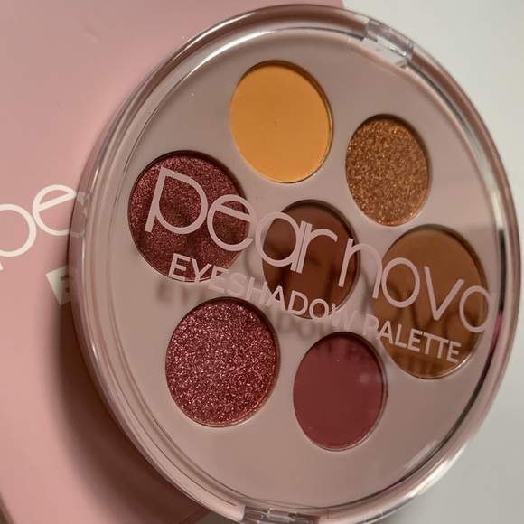 PEAR NOVA Eyeshadow Palette Allure - Picture 5 of 7
